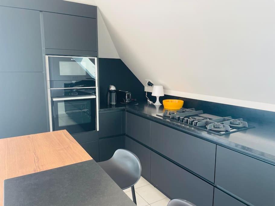 Appartement Lumineux Et Spacieux, Terrasse Et Parking Prive Concarneau Extérieur photo